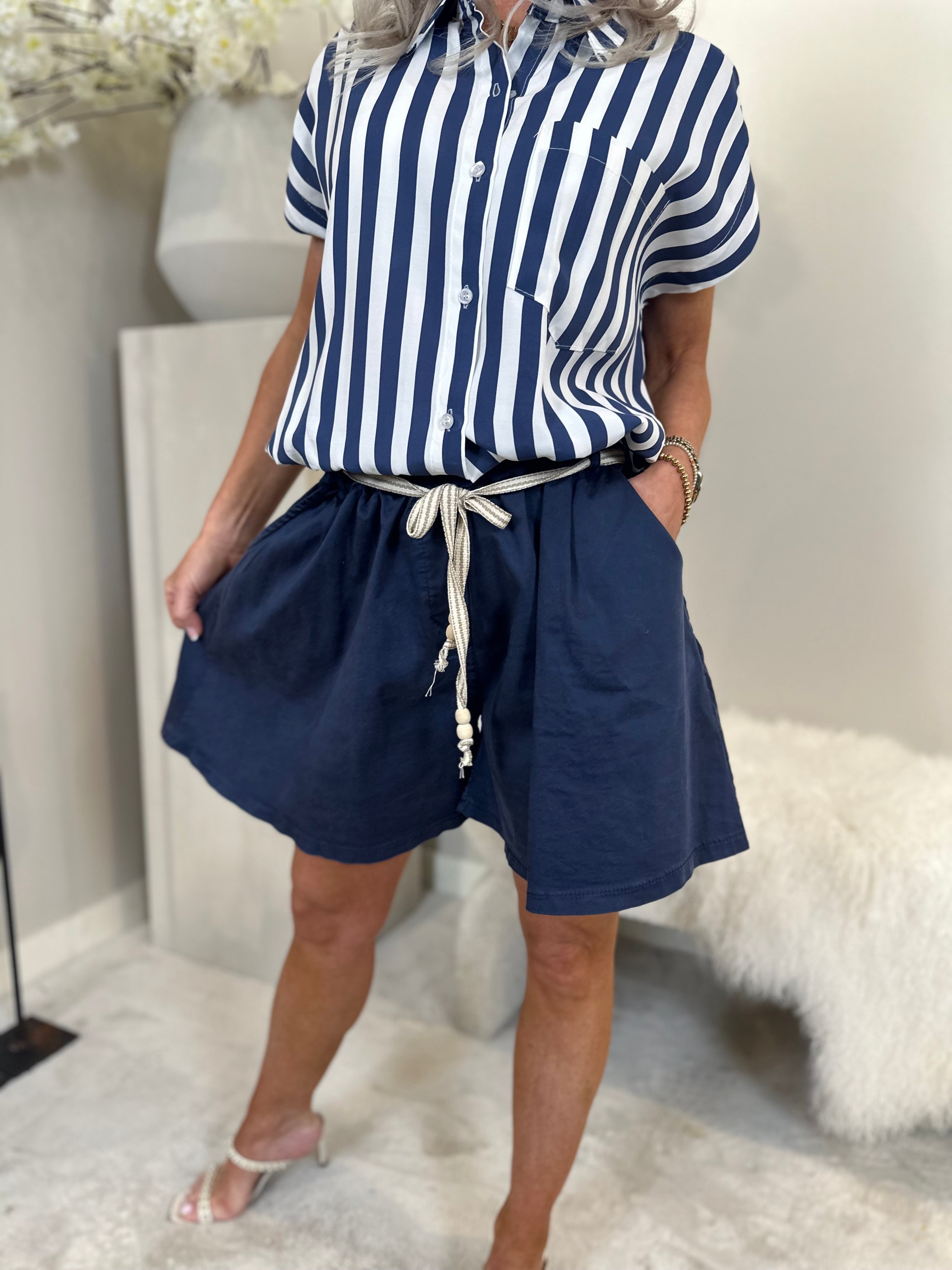 Short Sofia