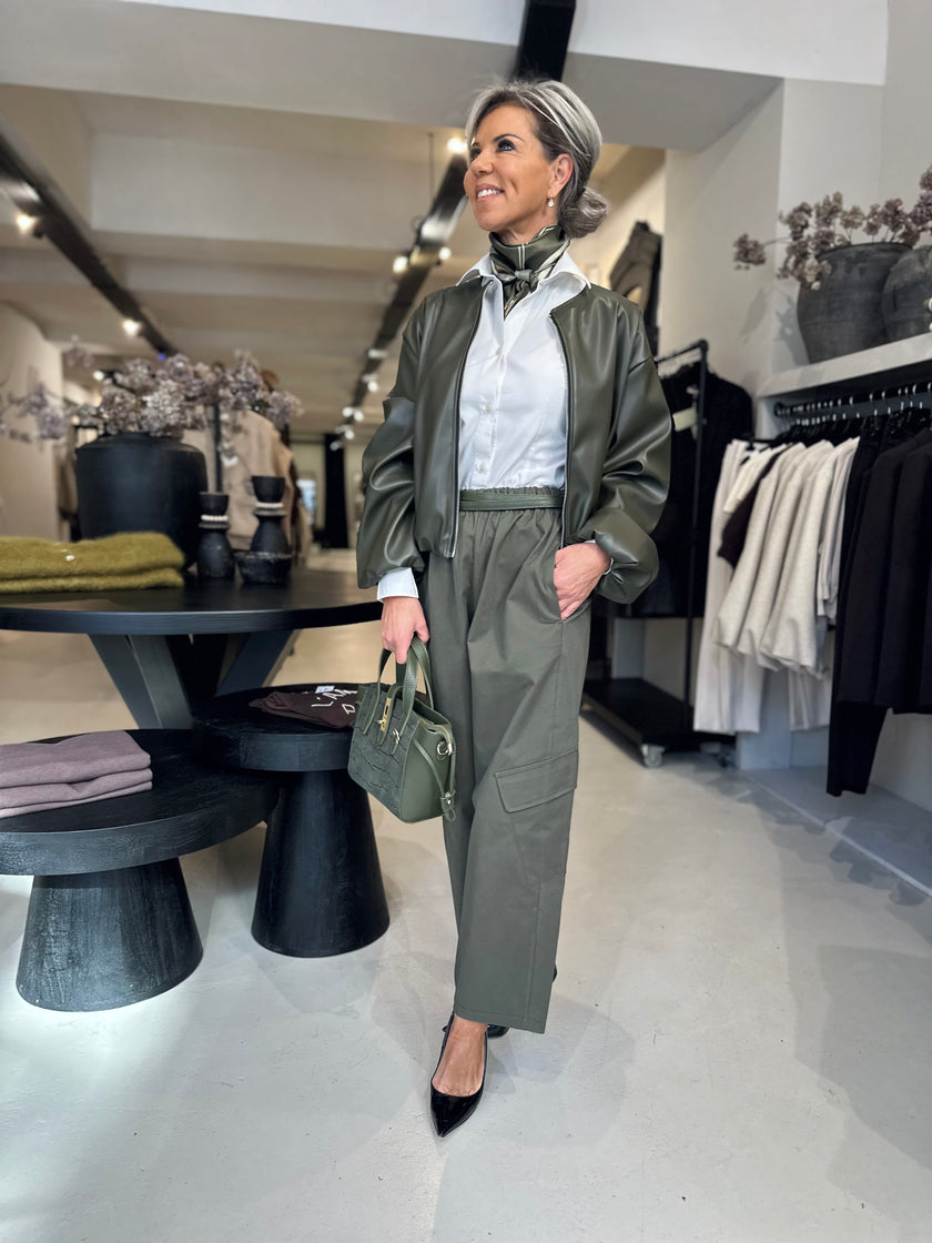 Broek Lena