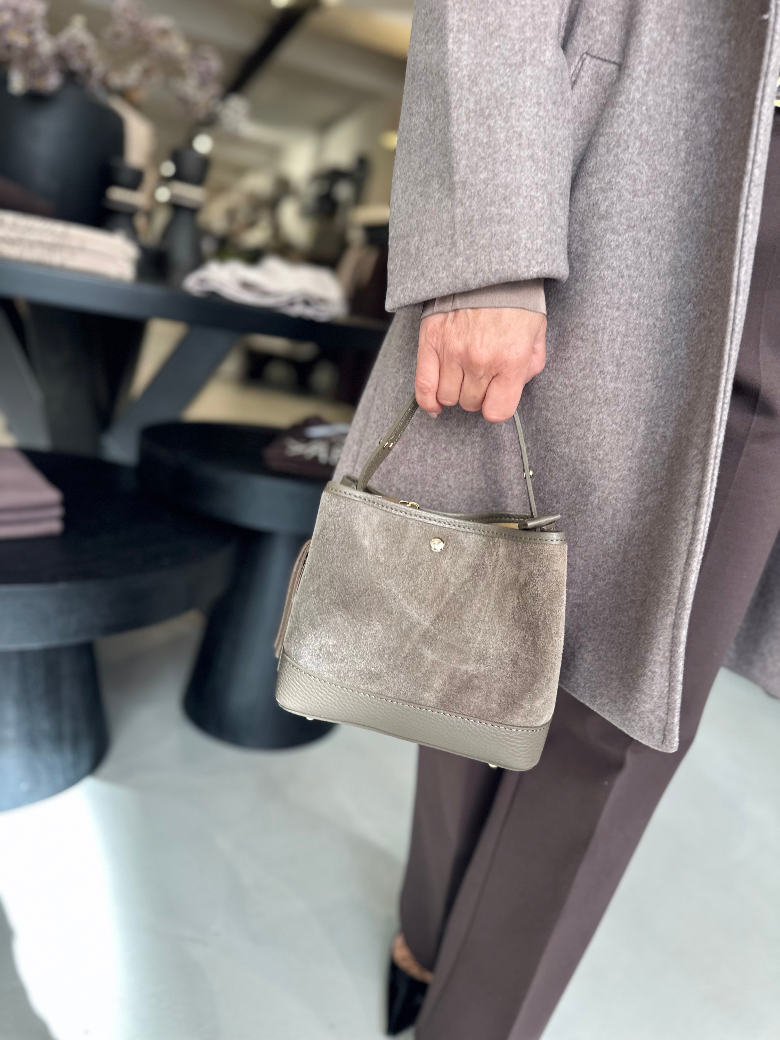 Jas Shirley Taupe